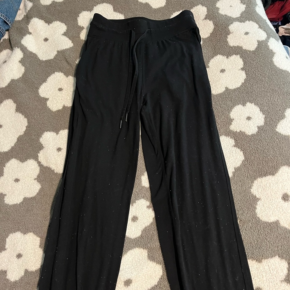 black Lululemon joggers